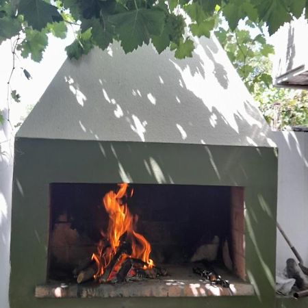 Alojamiento Sarmiento General Alvear  Exteriör bild